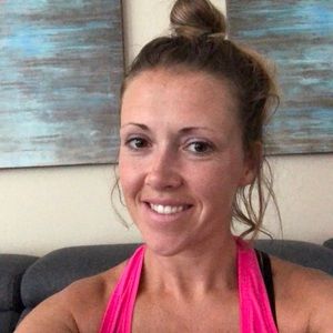 Meet your Posher, Lara